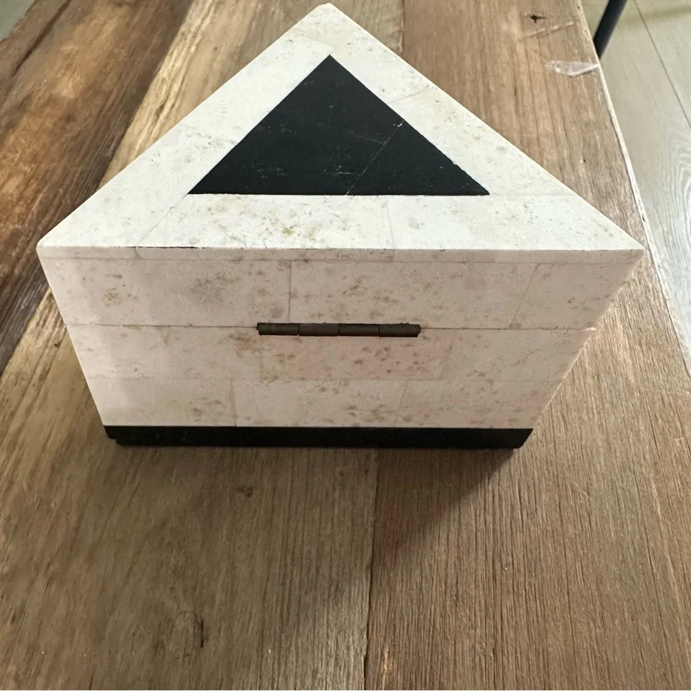 Friends & Co Marble Triangular Shaped Trinket Box Two Toned Made In Philippines